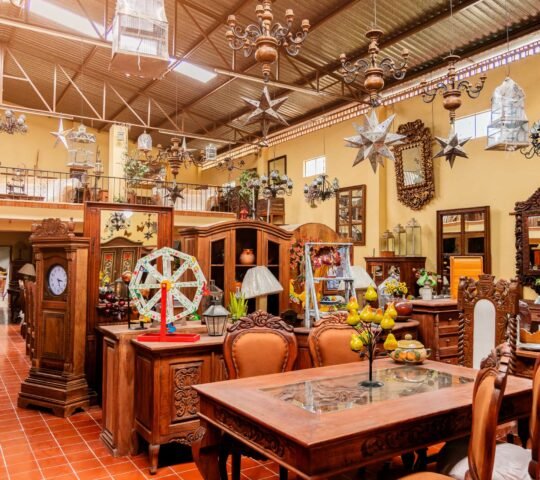Muebles y Decoraciones